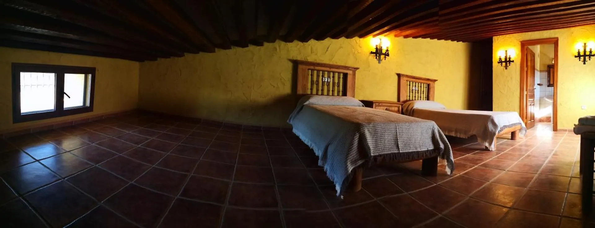 Castillo De Piedra Vera Chalet