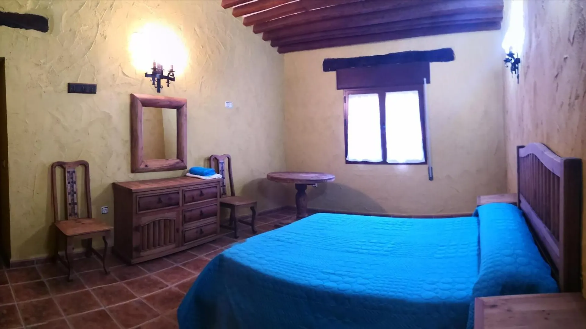 Castillo De Piedra Vera Chalet